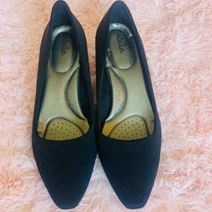 Gently worn, Great for comfort, wearable all day!